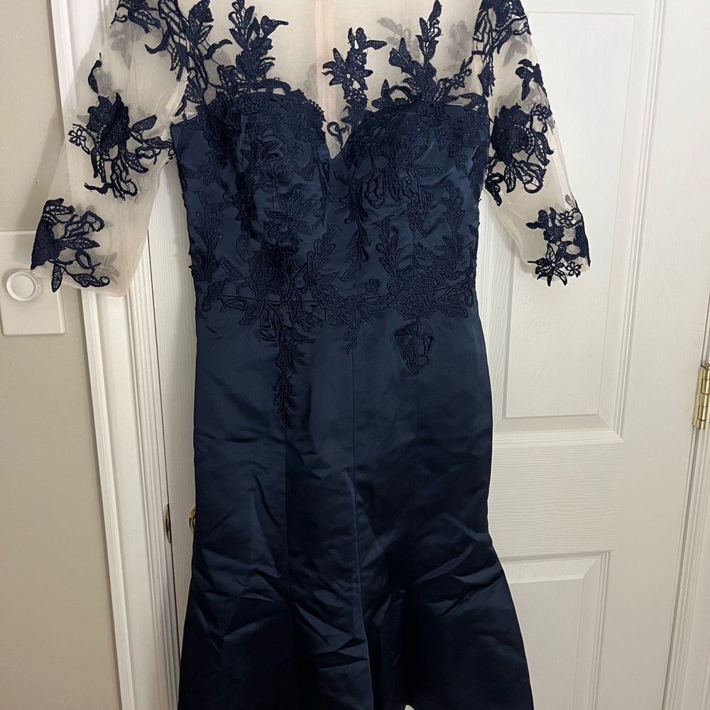 Elegant Navy Lace Evening Dress